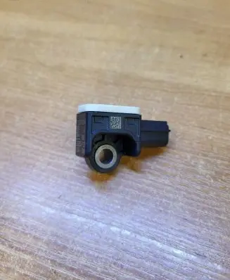 Volvo V60 Airbag deployment crash/impact sensor 31334336