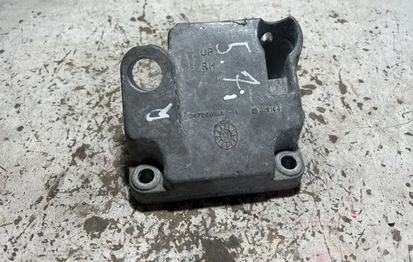 Dodge Challenger Engine mounting bracket 04726016AC