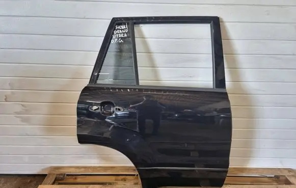 Suzuki Grand Vitara II Rear door