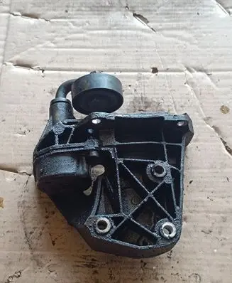 BMW X5 E53 A/C compressor mount bracket 64557786708 7786708