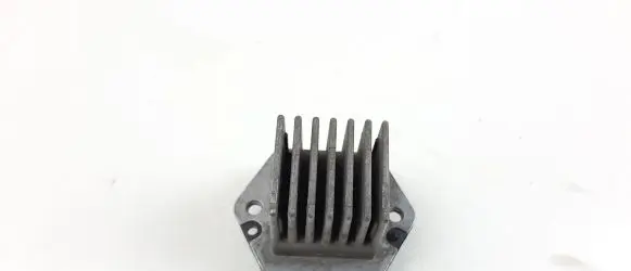 Mitsubishi L200 Heater blower fan relay 5800 M3299