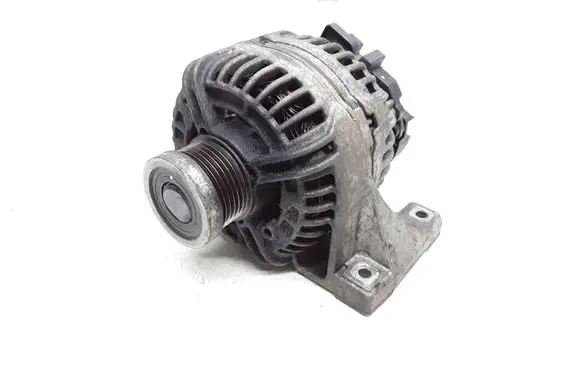Volvo XC90 Generator/alternator 30667787 0124525060