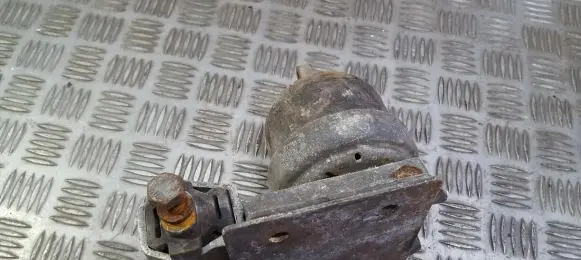 Ford Galaxy Engine mount bracket 7m0199131af