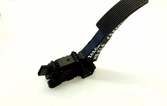 Mercedes-Benz GLA H247 Accelerator throttle pedal A1773001800