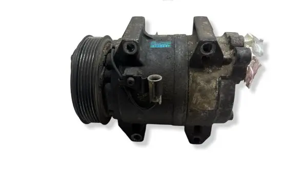 Volvo V70 Air conditioning (A/C) compressor (pump) 8708581