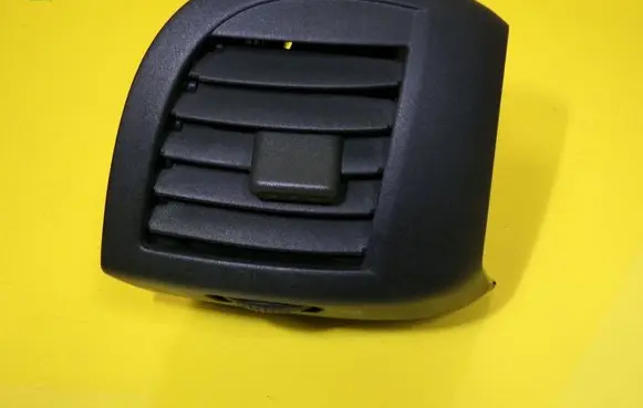 Nissan Micra Dashboard side air vent grill/cover trim 01015530