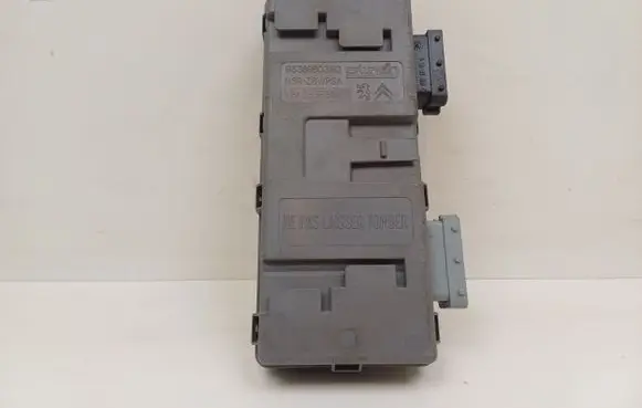 Peugeot 607 Seat control module 9638960380
