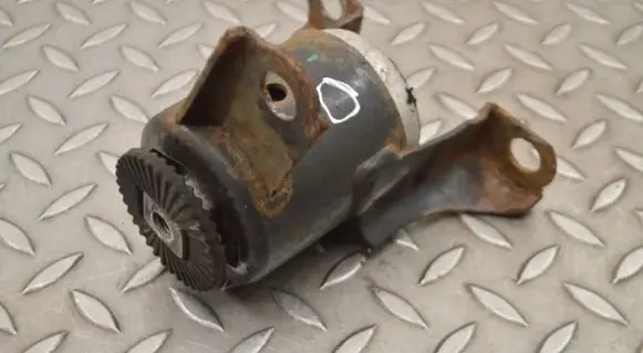 Ford Fiesta Engine mount bracket