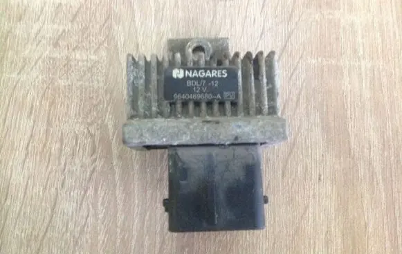 Glow plug pre-heat relay