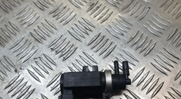 Volkswagen Golf IV Valve vacuum 1J0906627 72290320
