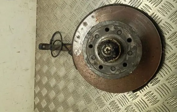 Mercedes-Benz S W126 Front wheel hub