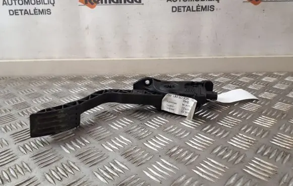 Ford Focus Accelerator throttle pedal BV619F836BB
