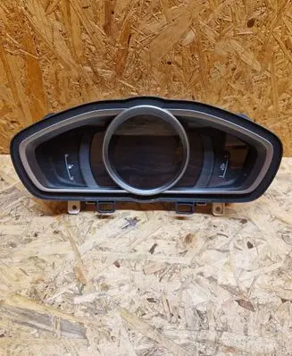Volvo V40 Speedometer (instrument cluster) 31687373