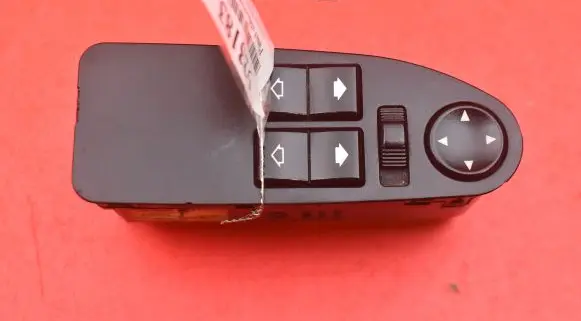 BMW 5 E34 Electric window control switch 8360887