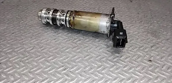 BMW 3 E90 E91 Camshaft vanos timing valve 