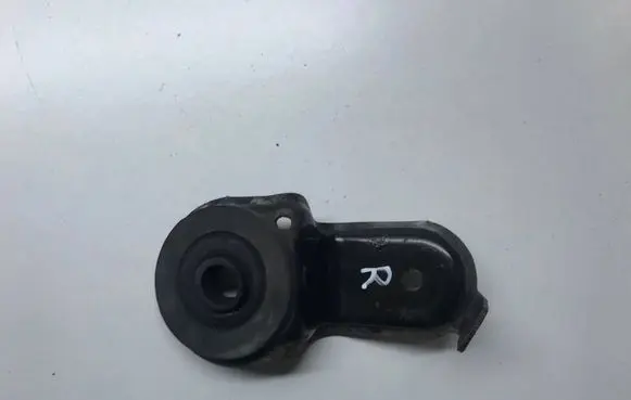 Nissan X-Trail T30 Radiator mount bracket 215064M400