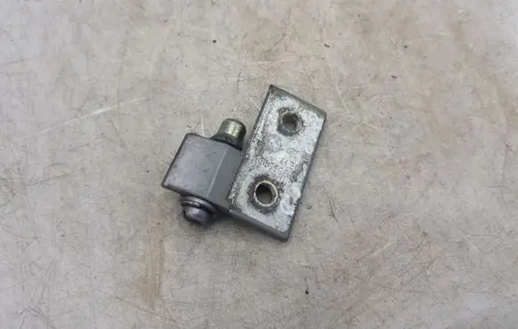 BMW 5 E39 Rear door upper hinge 415119603089 19603089