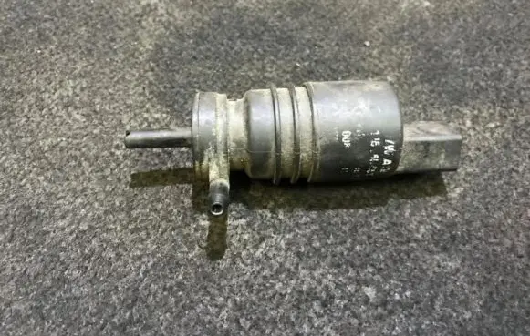 Audi A2 Windscreen/windshield washer pump