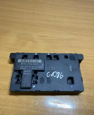 Mercedes-Benz C W203 Door control unit/module 2038206526 C1086