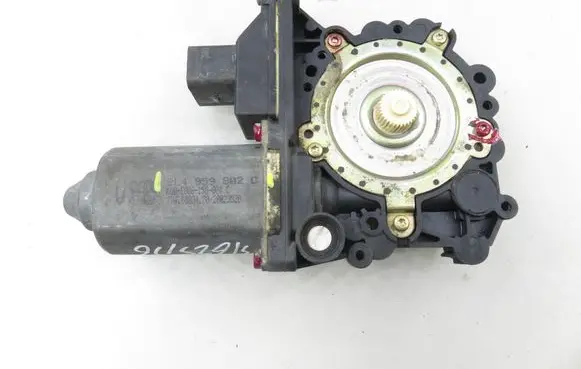 Audi A3 S3 8L Front door window regulator motor 8L4959802C