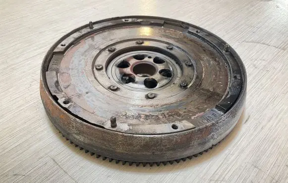 Mazda 3 I Dual mass flywheel 