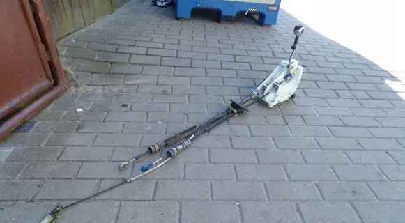 Citroen C4 II Gear shifter/selector 9671748680
