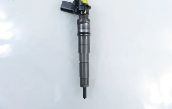 BMW 5 E60 E61 Fuel injector 7792721 0445115048