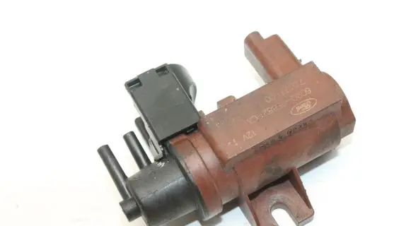 Ford Kuga II Turbo solenoid valve 6G9Q9F882CA