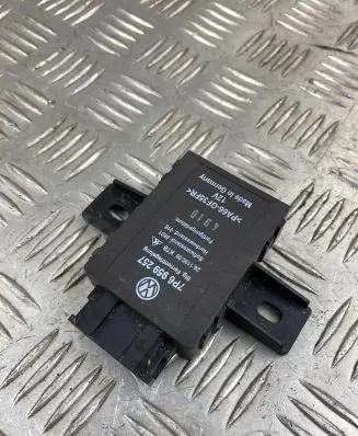 Volkswagen PASSAT B8 Other control units/modules 7P6959257