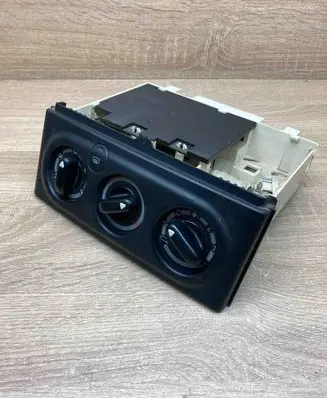 Renault Laguna I Climate control unit 9041703027