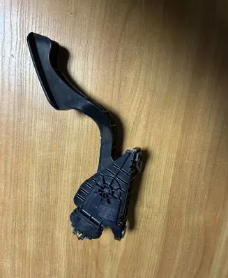 Toyota Prius (NHW20) Accelerator throttle pedal