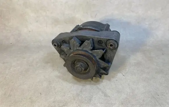 BMW 7 E23 Generator/alternator 0120469617
