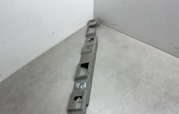Nissan X-Trail T30 Front splash guards bracket