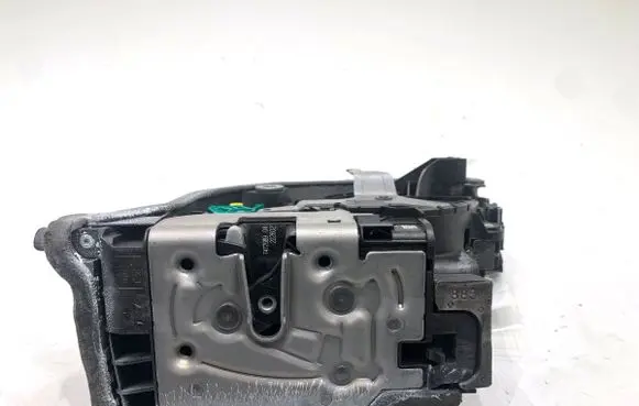 BMW 5 G30 G31 G38 Rear door lock 7477689