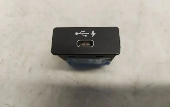 BMW 4 G22 G23 G24 G26 USB socket connector 8711939-JLK01