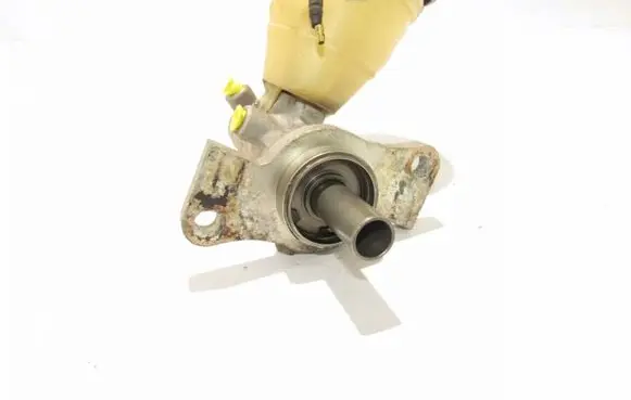 Master brake cylinder