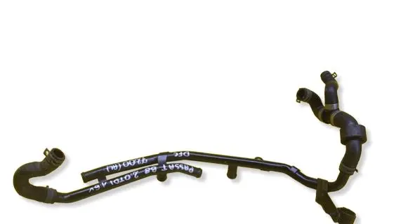 Volkswagen PASSAT B8 Engine coolant pipe/hose 5Q0122157CK 5Q0121064AM
