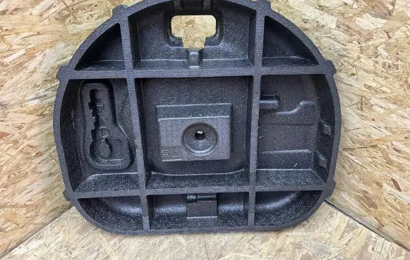 Ford C-MAX II Other trunk/boot trim element AM511K302EA