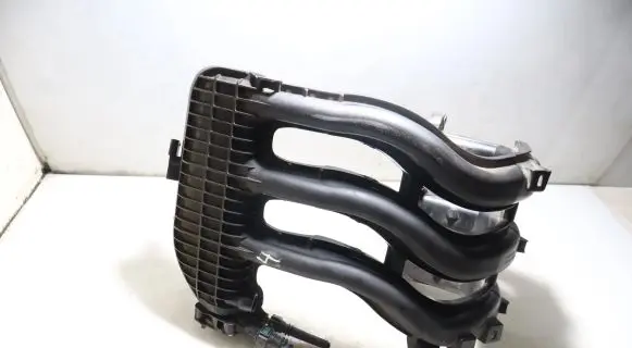 Peugeot 208 Intake manifold