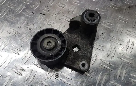 Ford Mondeo Mk III Engine mounting bracket xs7e6a228cc