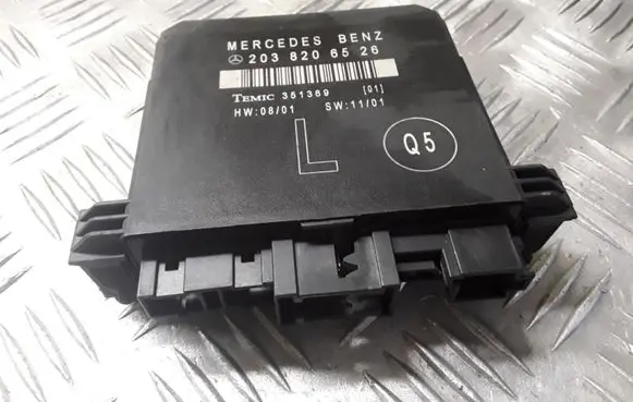 Mercedes-Benz C W203 Door control unit/module 2038206526