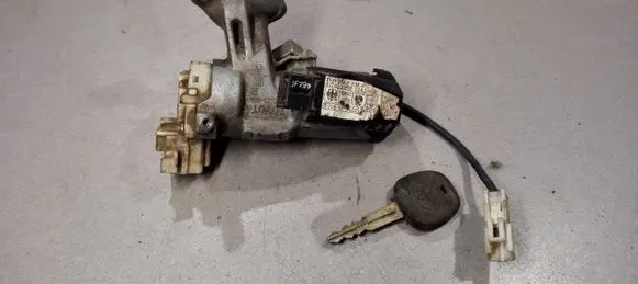 Toyota Yaris Ignition lock 45020521 789A