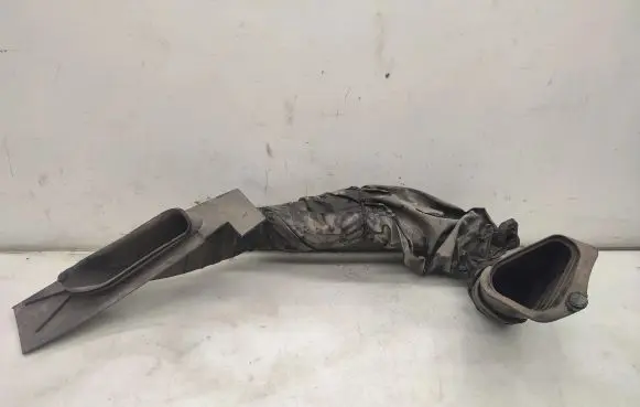 Opel Insignia A Air intake duct part 13288163