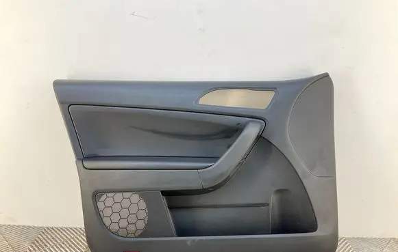 Skoda Yeti (5L) Front door card panel trim 5L1867011