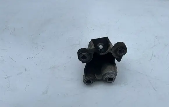 Audi A6 S6 C6 4F Engine mounting bracket 4F0199307AA