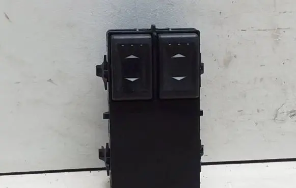 Ford Mondeo Mk III Electric window control switch 1S7T14A132