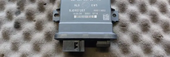 Skoda Fabia Mk2 (5J) Light module LCM 5J0907357 5DF009041