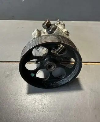 Nissan Primera Power steering pump 067245