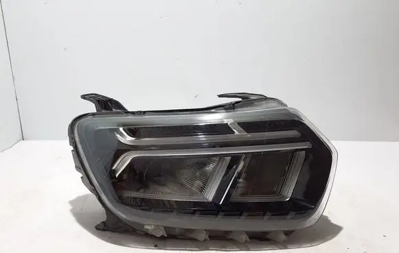 Dacia Duster II Headlight/headlamp 260101613R