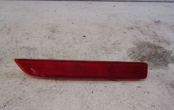 Nissan Leaf II (ZE1) Rear tail light reflector 9318501L